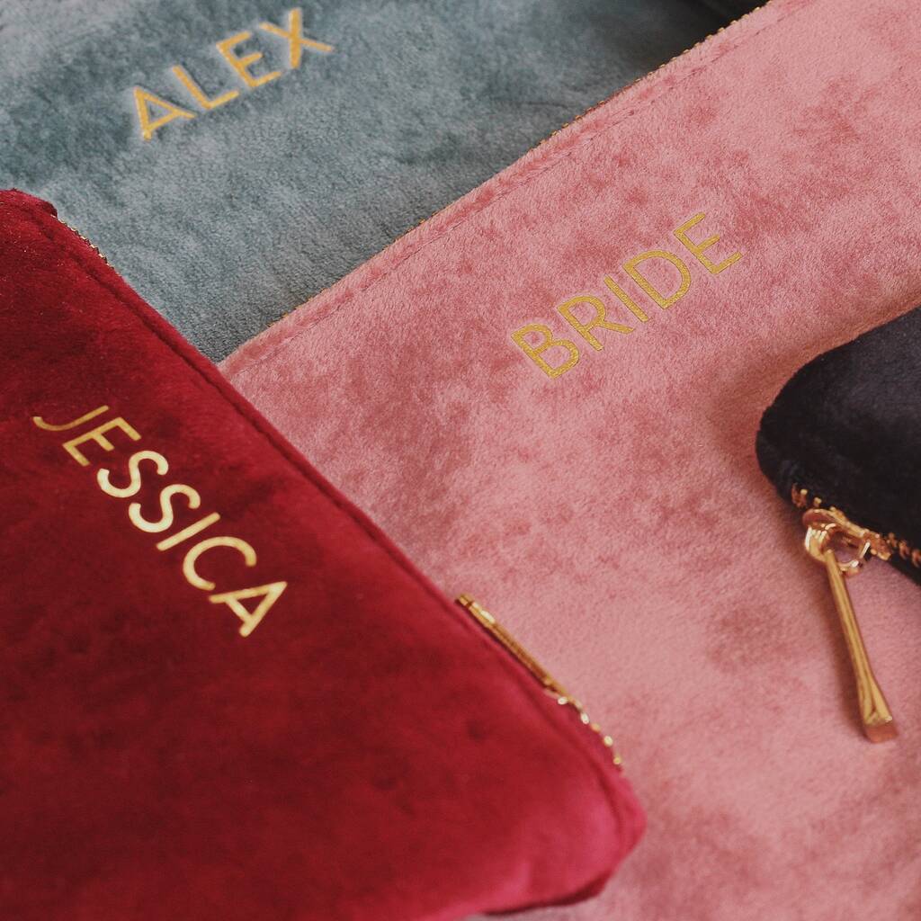 Personalized pouches with names 'Alex', 'Jessica', and 'Bride' on a pink background.